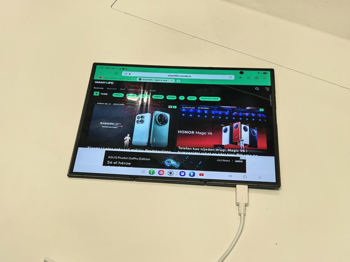 Samsung Galaxy Z TriFold na MWC s9.jpg