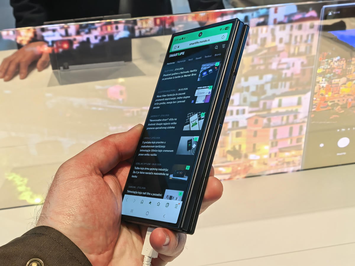 Samsung Galaxy Z TriFold na MWC s6.jpg