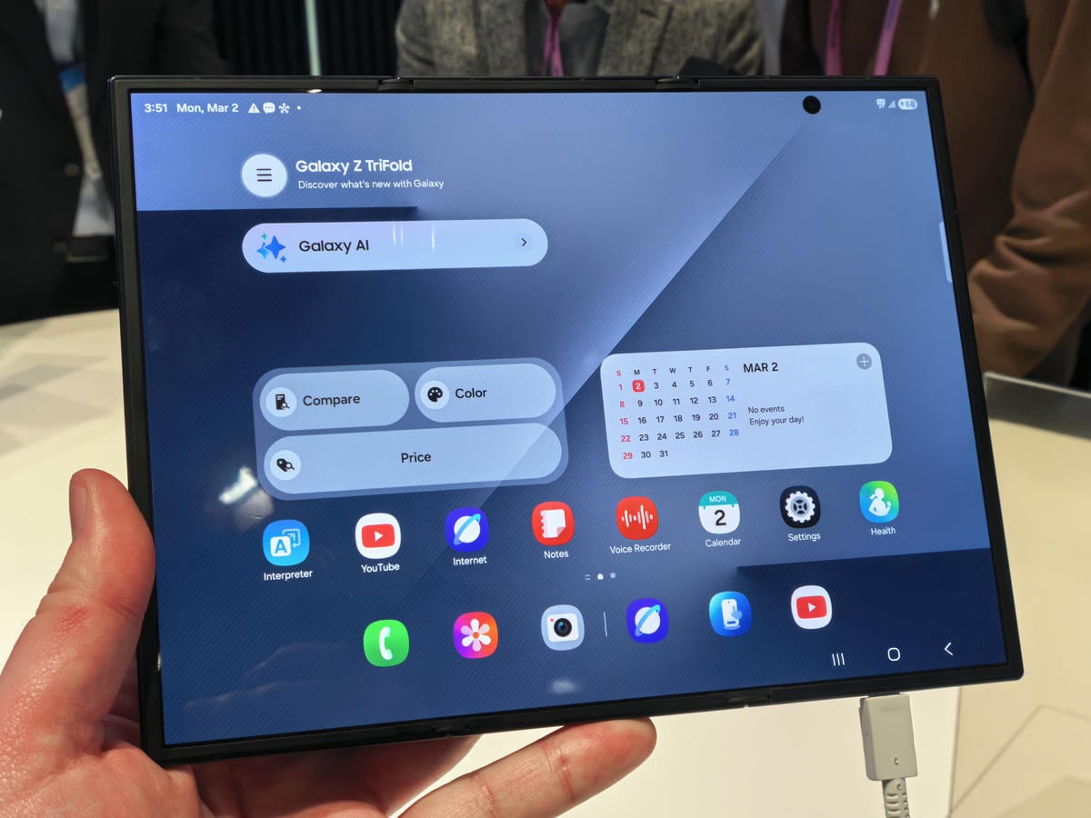 Samsung Galaxy Z TriFold na MWC s8.jpg