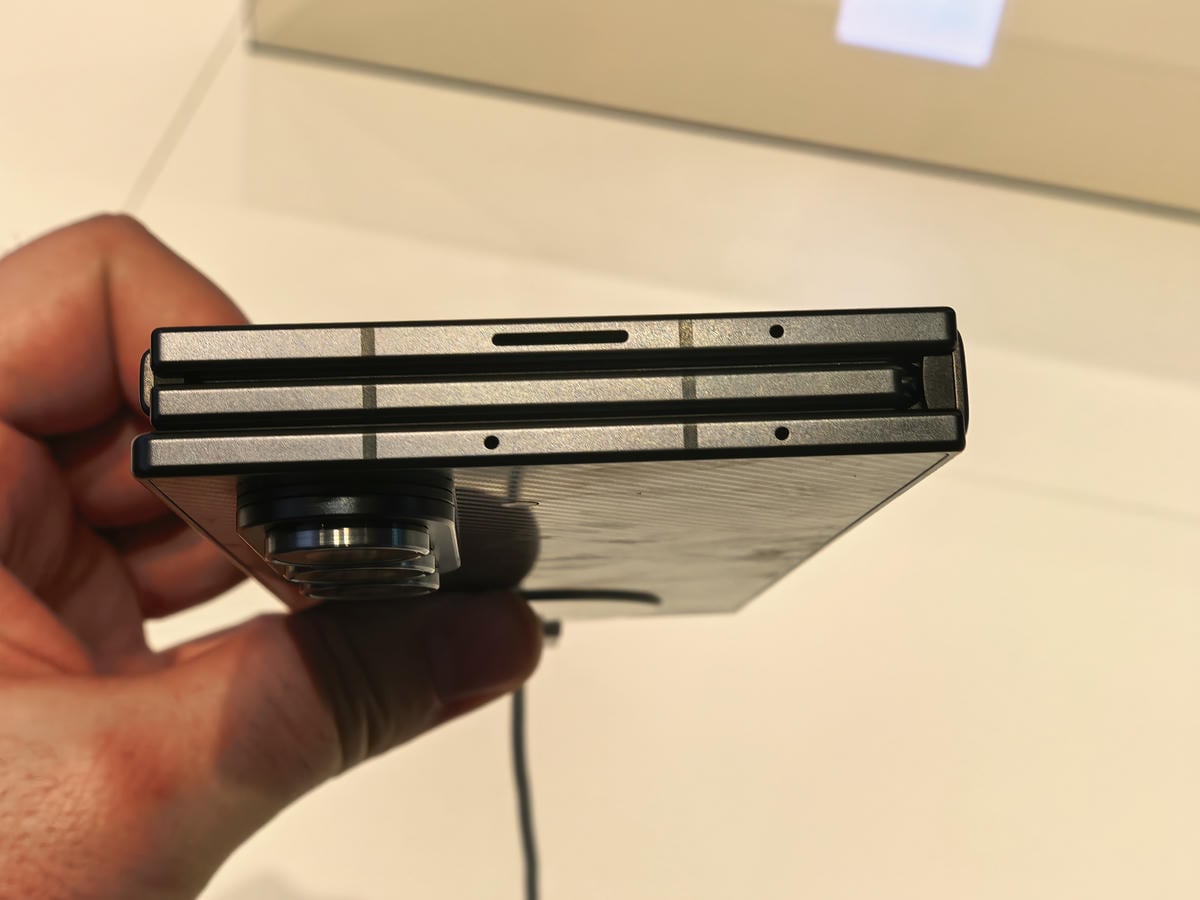 Samsung Galaxy Z TriFold na MWC s11.jpg