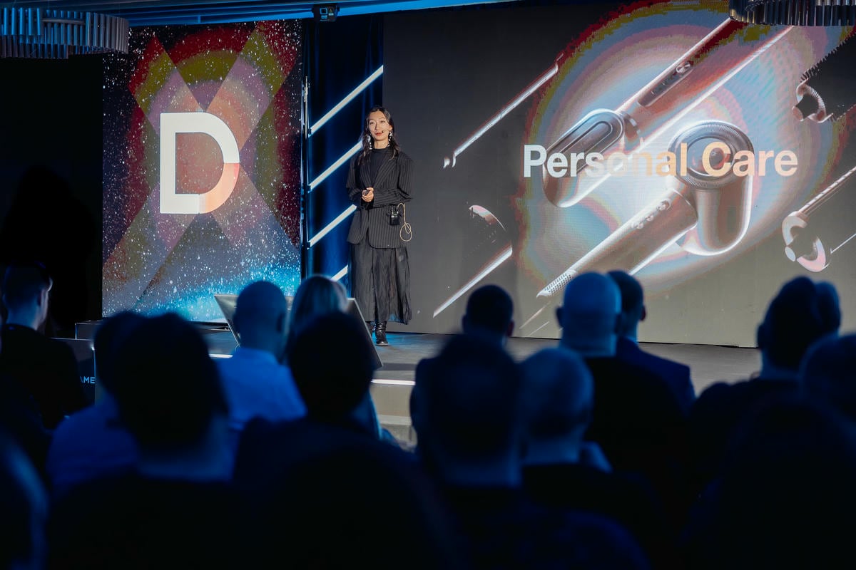 Zhiqian (Vivi) Cheng 1 (1).jpg