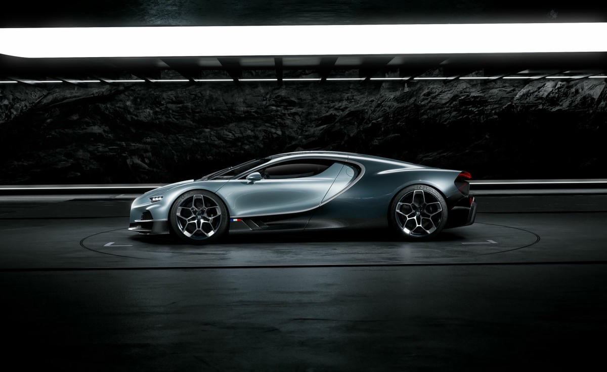 05 BUGATTI-World-Premiere-Presskit-Images (1).jpg