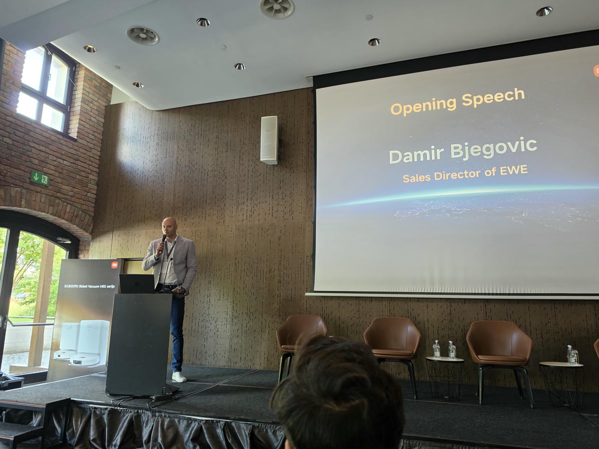 Xiaomi konferencija 3.jpg