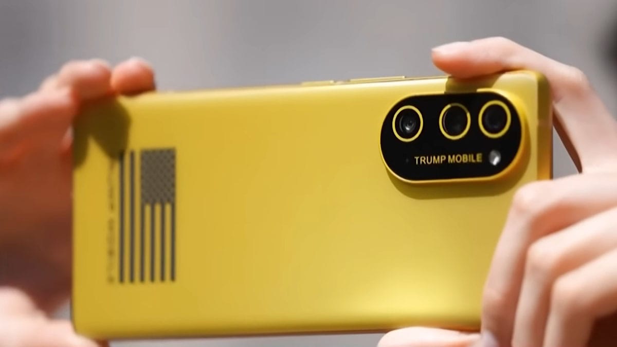 Trump T1 Phone uživo 1.jpg