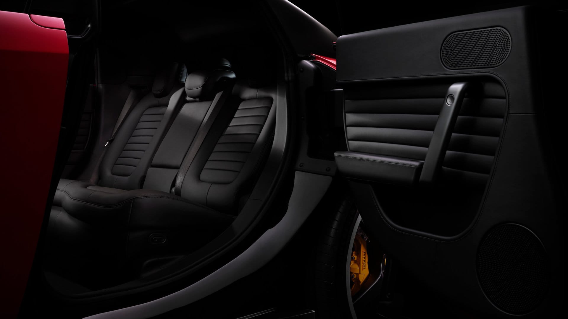 Ferrari Luce enterijer 9.jpg