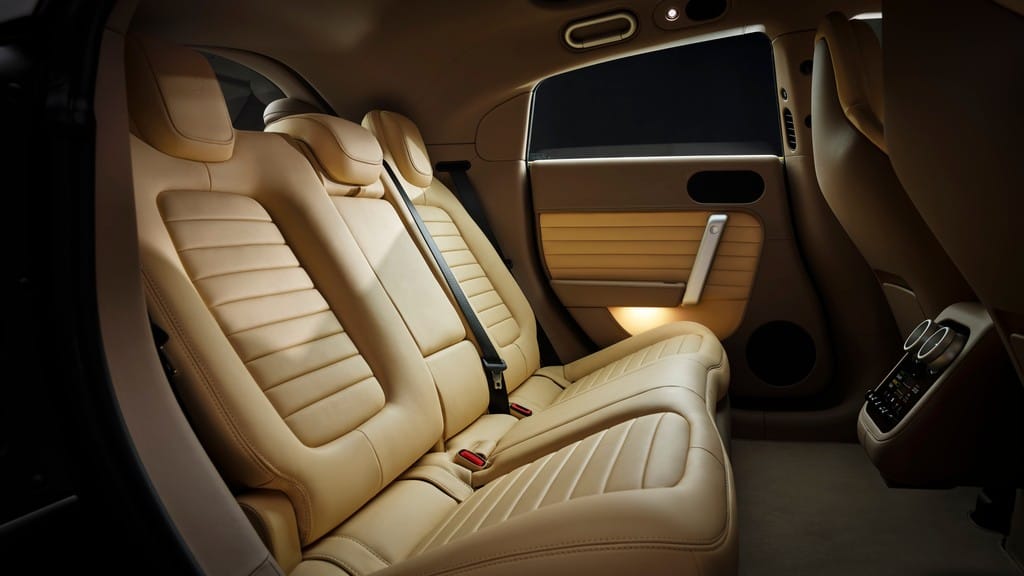 Ferrari Luce enterijer 5.jpg