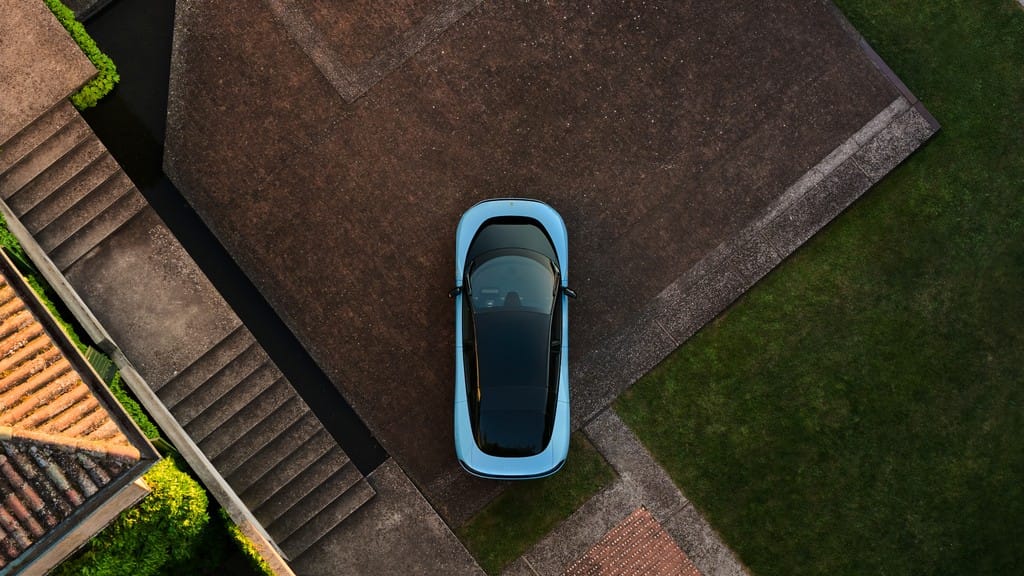 Ferrari Luce dizajn 4.jpg