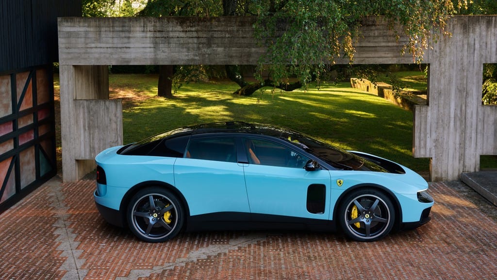 Ferrari Luce dizajn 8.jpg