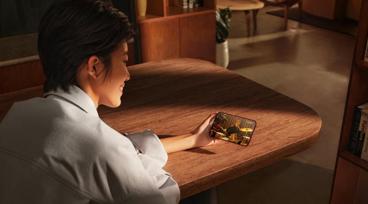 huawei-pura-x-view-office-assistant-3.jpg