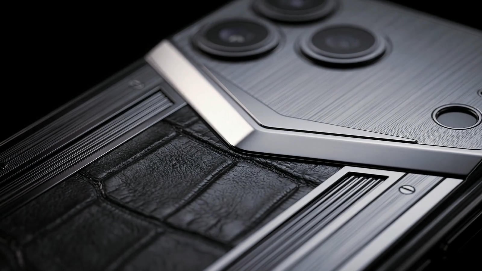 Caviar Black Edition iPhone slika 1.jpg