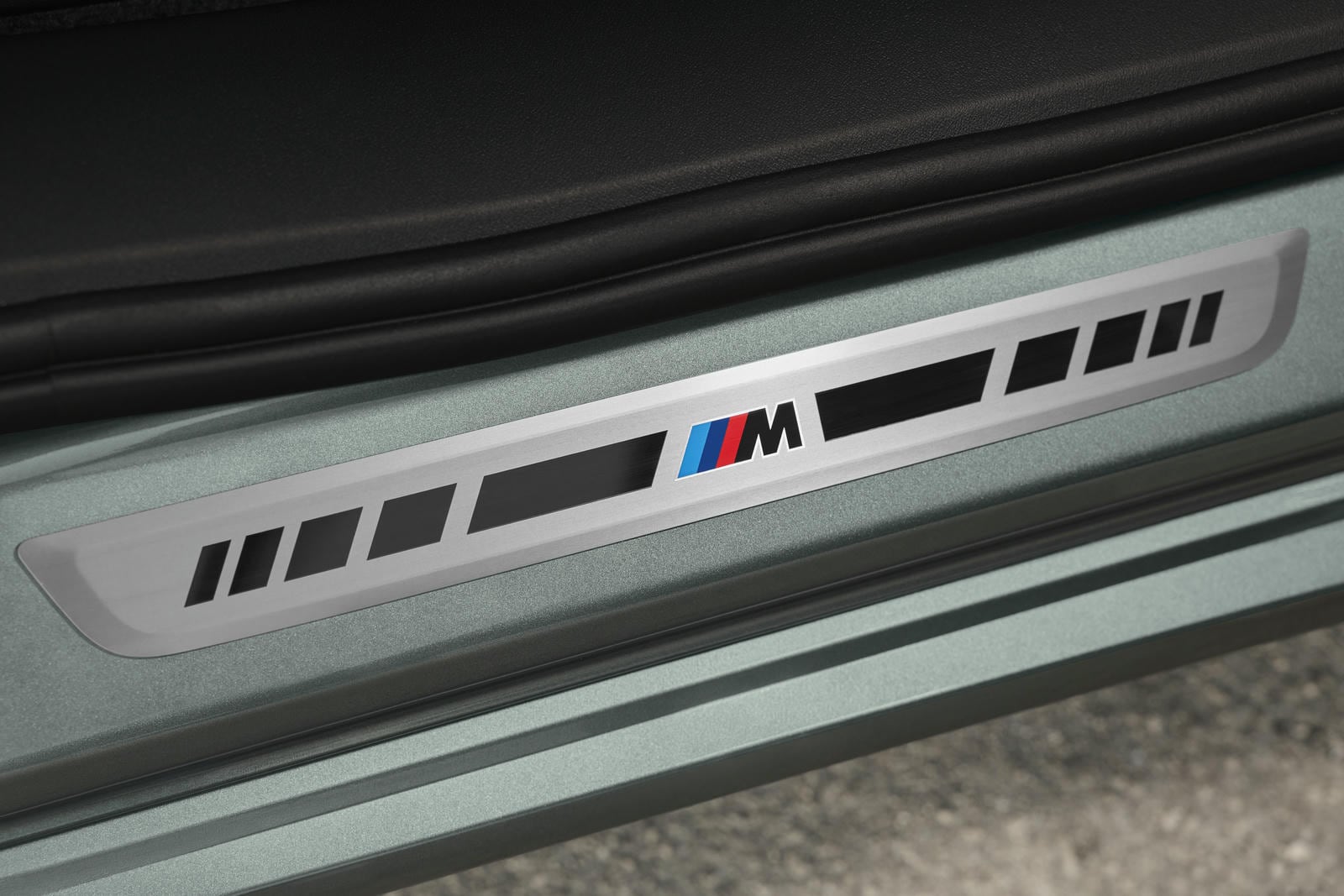 P90655829_highRes_bmw-ix4-50-xdrive-in.jpg