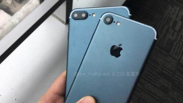 Apple iPhone 7 AirPod Lightning port