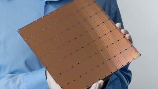 Cerebras Systems WSE AI cip 1,2 biliona tranzistora