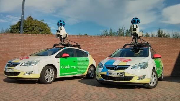 Google Maps slika iste žene na istom mestu 9 godina kasnije