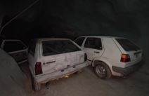 Volkswagen _ stari automobili _ rudnik Švajcarska _ Foto YouTube Exploring the Unbeaten Path (3).jpg