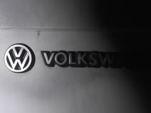 Volkswagen _ stari automobili _ rudnik Švajcarska _ Foto YouTube Exploring the Unbeaten Path (4).jpg