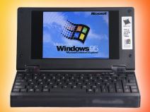 Pocket 386 _ džepni laptop _ Foto x.com @tomshardware.jpg