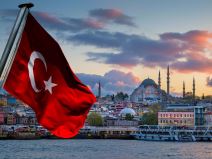 Turska zastava _ Istanbul _ Foto Shutterstock.jpg