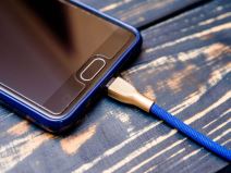 Pametni telefon _ punjenje baterije _ Foto Shutterstock (1).jpg