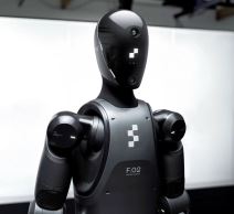 Humanoidni robot Figure F.02 _ Foto Figure AI (4).jpg