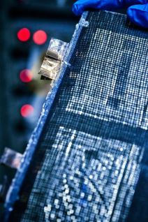 Strukturna baterija _ Foto Chalmers University of Technology _ Henrik Sandsjö (4).jpg