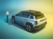 Renault 4 E-Tech electric _ Foto Renault (16).jpg