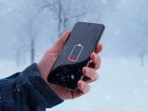 Pametni telefon _ zima _ Foto Shutterstock.jpg