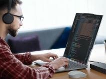 ThinkBook Plus Gen 6 ekran koji se odmotava