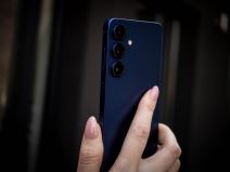 Samsung Galaxy S25 2.jpg