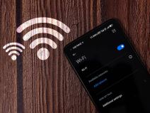 Dve Wi-Fi ikonice na telefonu