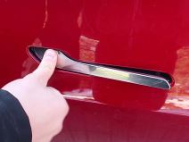 Skrivena kvaka na Tesla automobilima