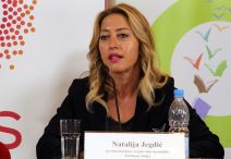 Predstavljeni prvi interaktivni obrazovni portal u Srbiji Maša i Raša