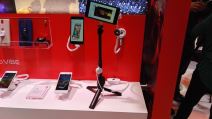 MWC 2016: Lenovo selfie tripod za slikanje telefonom
