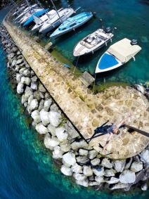 AER kucište za GoPro u obliku strelice koje se baca