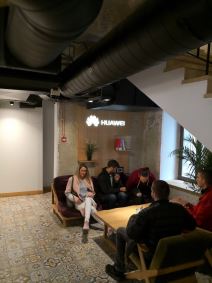 Huawei biznis i Huawei lounge Kafeterija zone, gde napuniti telefon u gradu, najbolja kafa u gradu