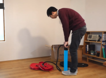 Elektricni skuter na naduvavanje lak kao pero 