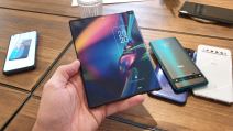 tcl fold ‘n roll savitljivi telefon ekran rolanje kako izgleda foto koncept premijera