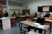 telefoni zabrana škole roditelji deca komunikacija nezadovoljstvo