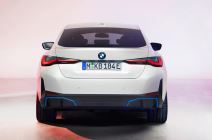 bmw i4 električni automobil vozilo nemačka tesla model 3