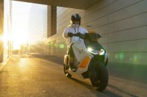 bmw ce 04 električni skuter slike video opis