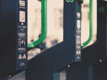 parkiranje trotineta bicikla u gradu punjenje baterije vozila u beogradu bikeep aplikacija besplatno