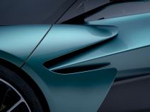 Aston Martin Valhalla hibridni automobil opis i slike