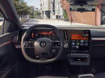 LG Renault Mégane IVI.JPG