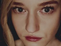 Serija Inventing Anna