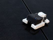 Dron za solarne ploče