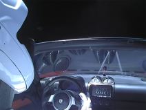 Tesla Roadster u svemiru