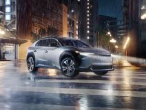 Toyota povlači bZ4X, točkovi otpadaju