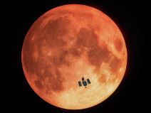 nepoznata raketa udarila u mesec