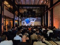 Asus Zenbook 17 Fold OLED uživo (4).jpg