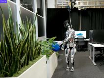 Tesla Optimus robot interfejs 12.jpg